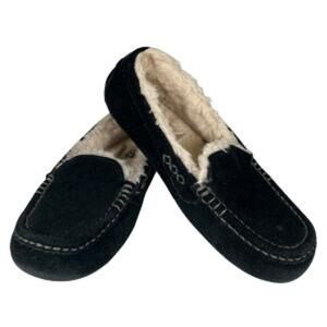 UGG Black Moccasin Slippers Womens 7 Shearling Lined